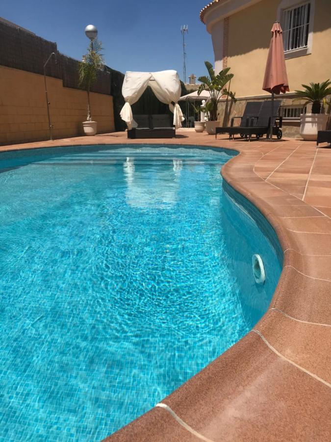 & Golf Villa *